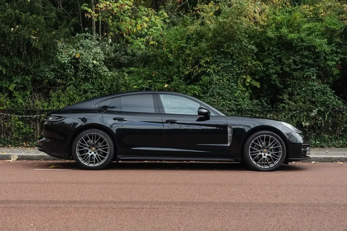 Usado Porsche Panamera Platinum Edition 353 CV (259 kW) 2023 Negro Berlina