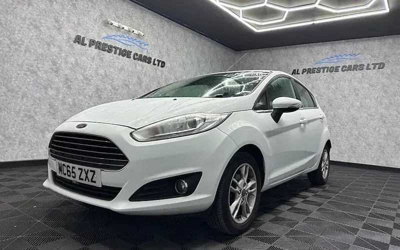 Used Ford Fiesta Zetec 101 HP (74 kW) 2015 Hatchback