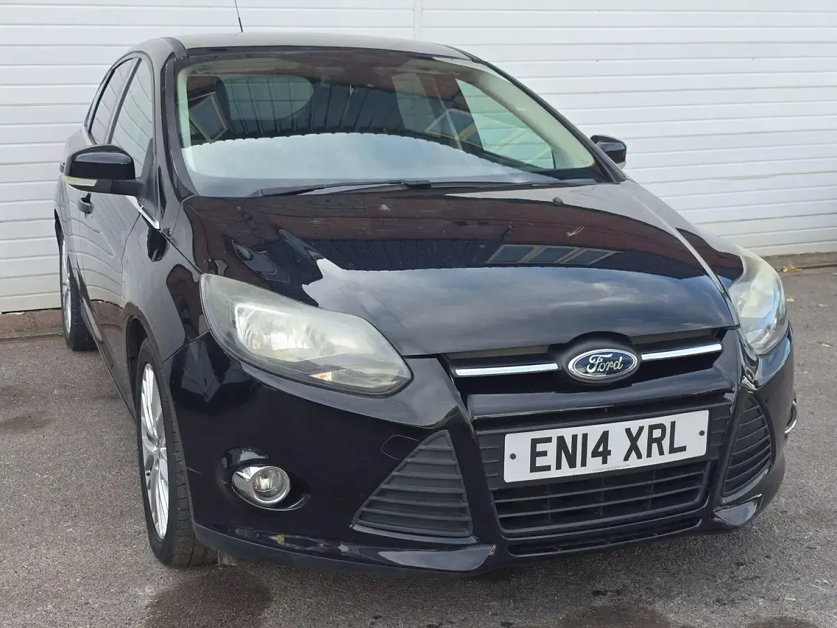 Used Ford Focus Zetec 125 HP (91 kW) 2014 Black Hatchback