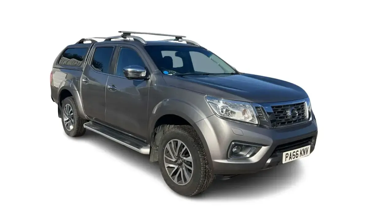 Begagnad Nissan Navara Tekna 190 HK (139 kW) 2017 Grå Pickup