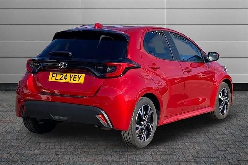 Used Toyota Yaris Hybrid Design 116 HP (85 kW) 2024 Red Hatchback