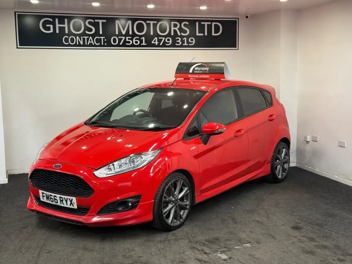 Usado Ford Fiesta ST-Line 125 HP (91 kW) 2017 Vermelho Citadino