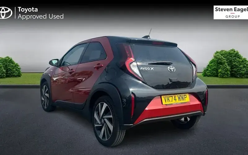 Used Toyota Aygo X 72 HP (52 kW) 2024 Red SUV