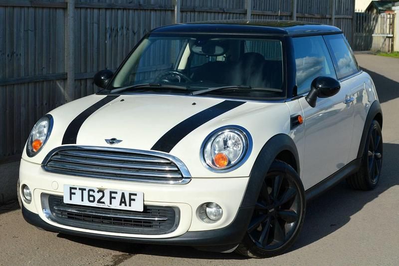 Used Mini Cooper Hatch 2012 White Hatchback