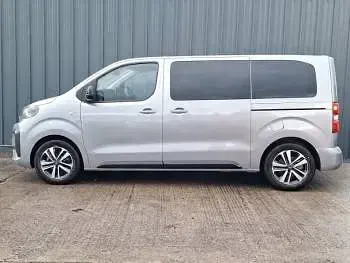 Nuevo Citroën Spacetourer 177 CV (130 kW) 2025 Gris Monovolumen