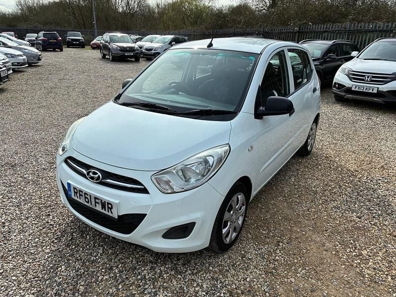 Used Hyundai i10 Classic 85 HP (62 kW) 2012 White Hatchback