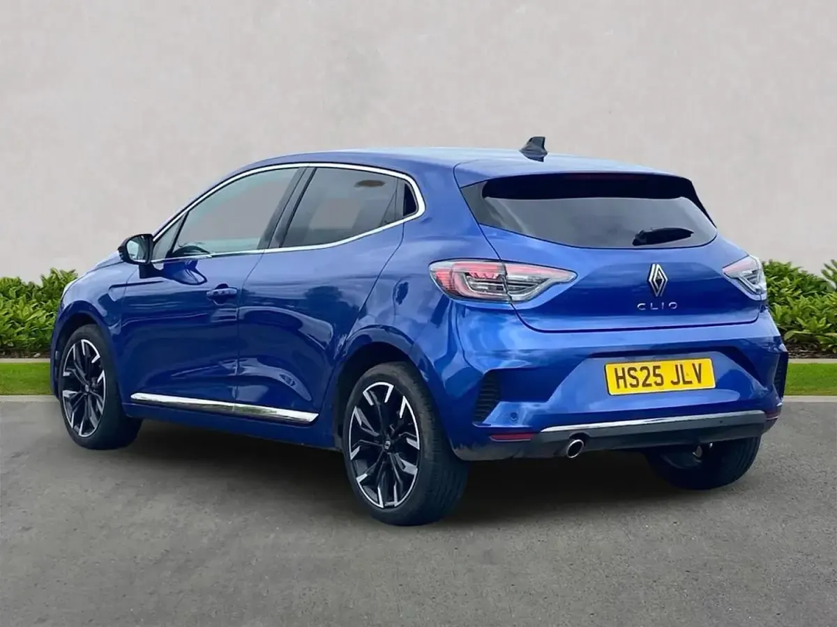 Używany Renault Clio V Techno 2025 Niebieski Hatchback