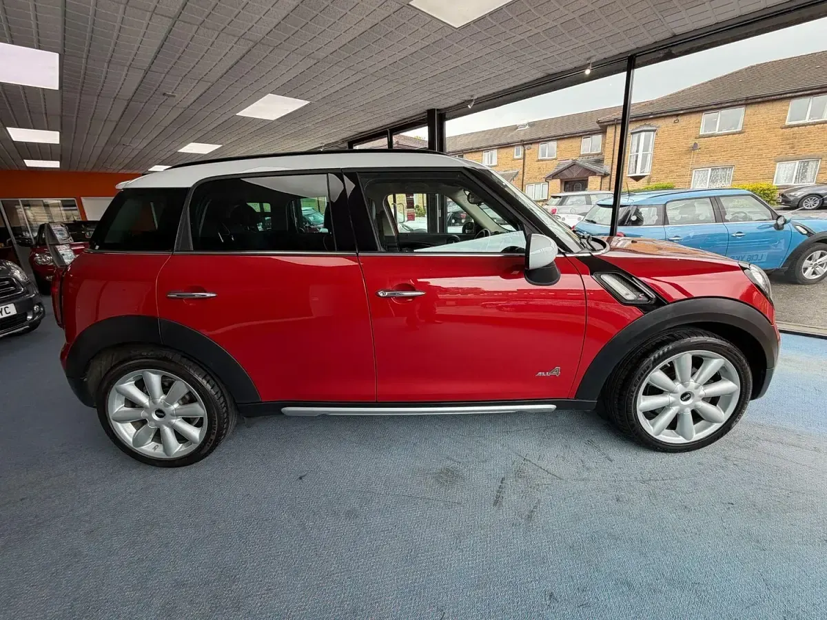 Used Mini Cooper SD 2016 Red Hatchback