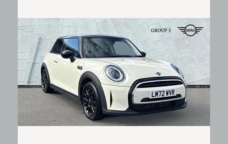 Used Mini Cooper Classic 136 HP (100 kW) 2022 White Hatchback