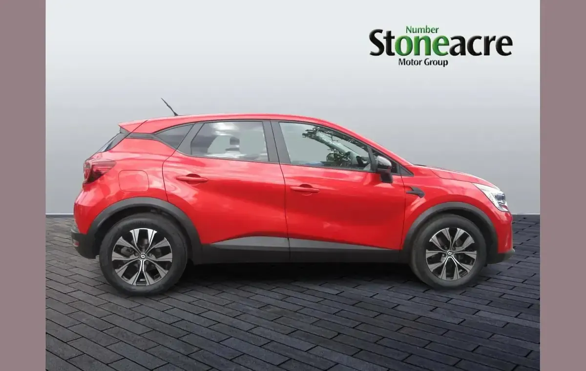 Used Renault Captur Evolution 143 HP (105 kW) 2023 Red SUV