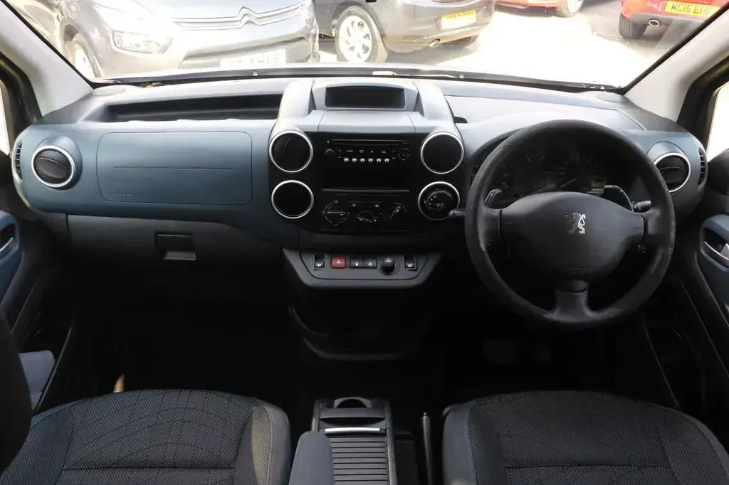 Used Peugeot TePee S 92 HP (67 kW) 2012 Grey MPV