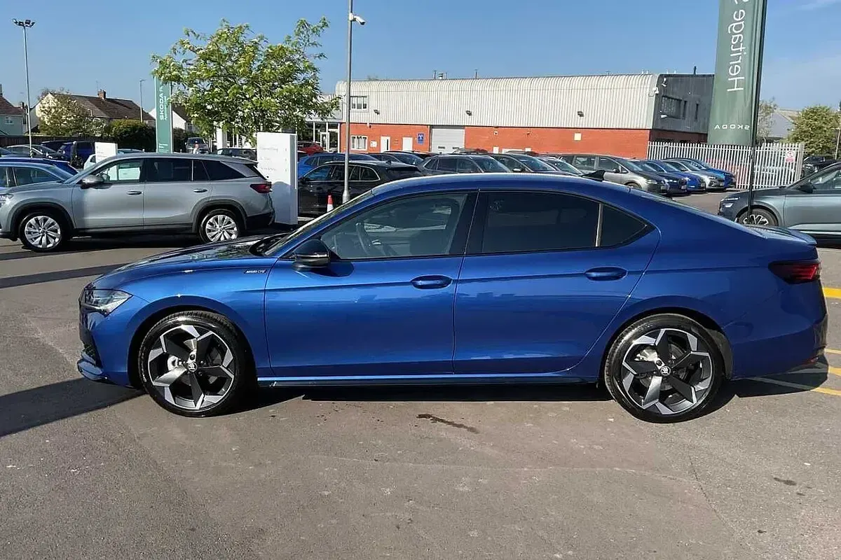 Used Skoda Superb SportLine 110 HP (80 kW) 2026 Cobalt blue metallic Hatchback