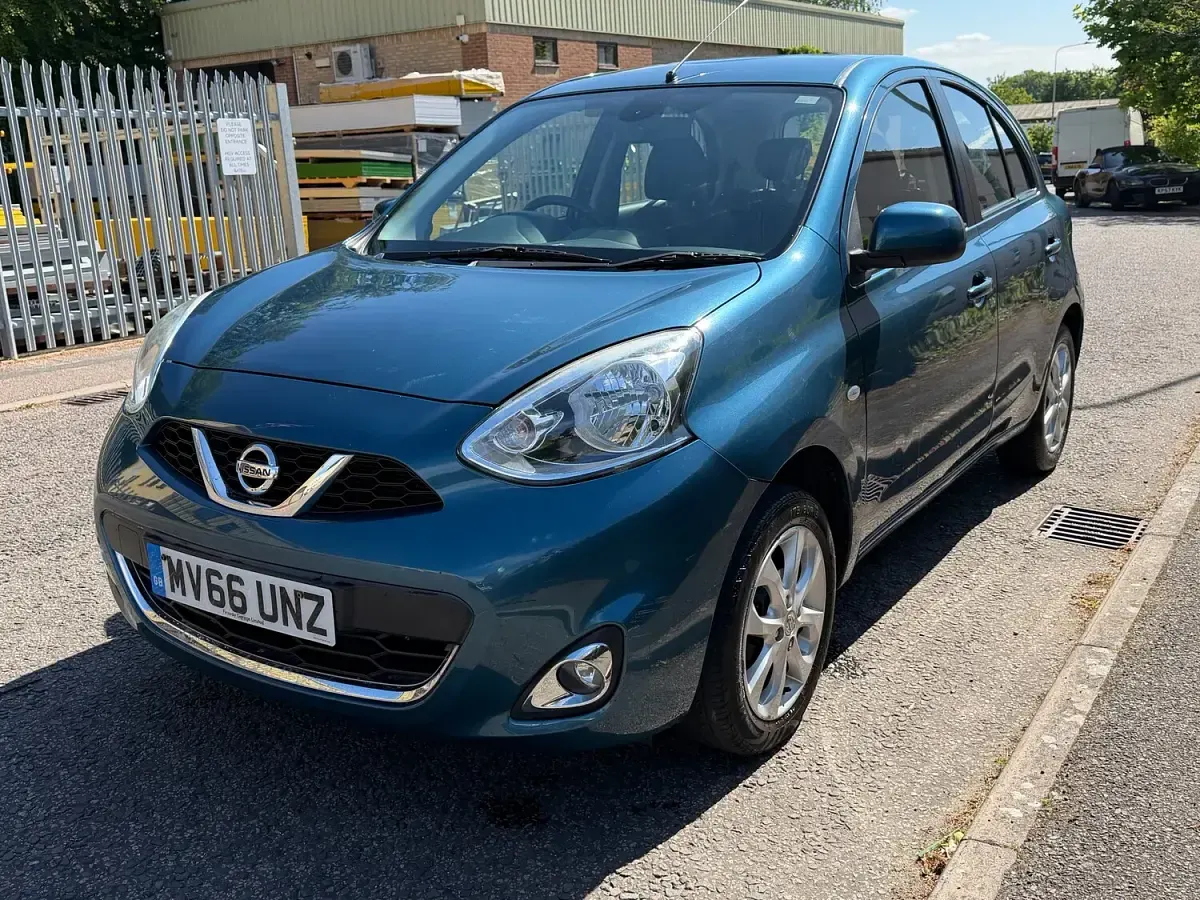 Used Nissan Micra Acenta 80 HP (58 kW) 2016 Blue Hatchback