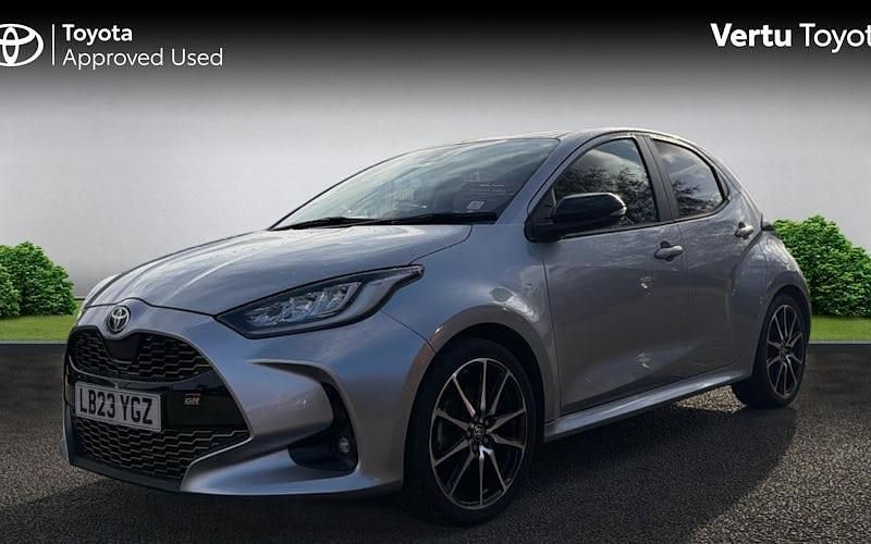 Used Toyota Yaris Hybrid Sport 116 HP (85 kW) 2023 Silver Hatchback