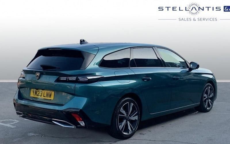 Used Peugeot 308 SW Allure 131 HP (96 kW) 2023 Blue Estate