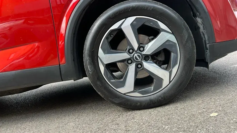 Used Nissan Qashqai N-Connecta 158 HP (116 kW) 2024 Red SUV