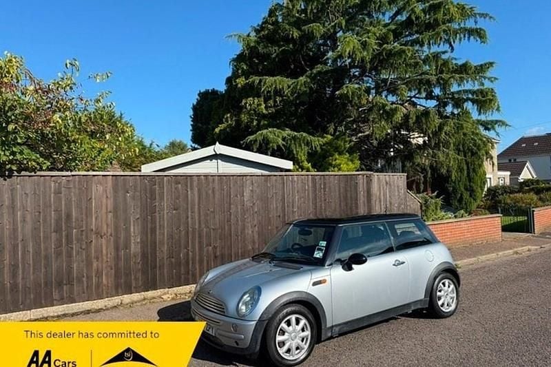 Silver Used 2004 Mini Cooper Hatch Hatchback | £2,895 - Image 1/1