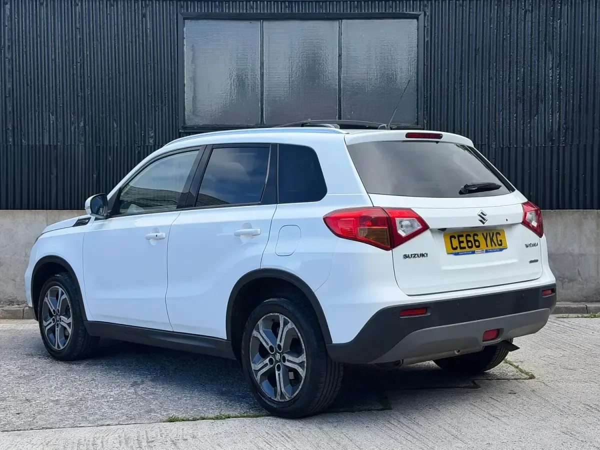 Used Suzuki Vitara SZ5 120 HP (88 kW) 2016 White SUV