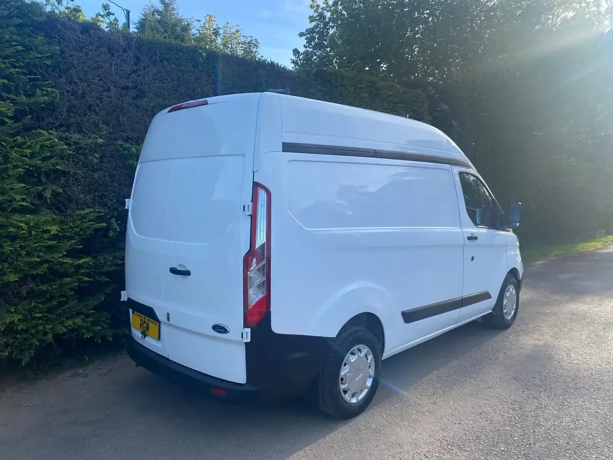 Used Ford Transit Custom 105 HP (77 kW) 2019 White Van