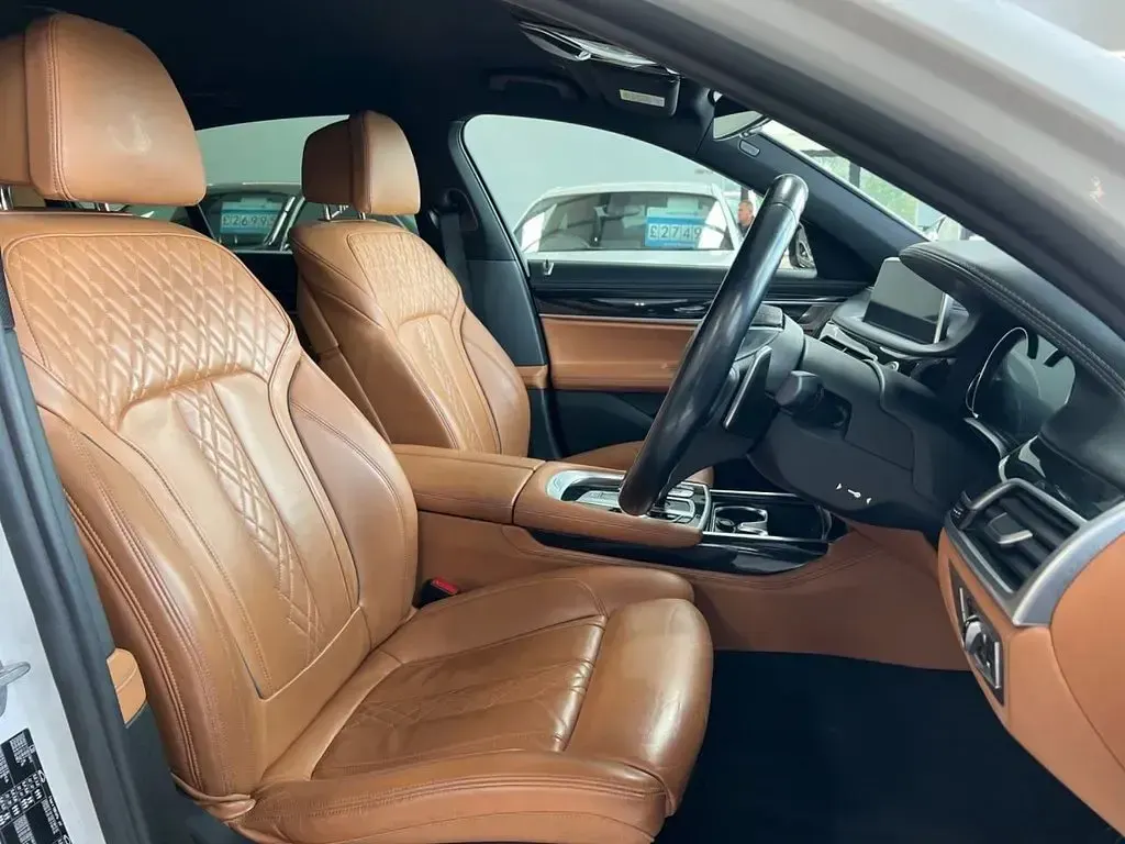 Begagnad BMW 730 M Sport 265 HK (194 kW) 2017 Vit Sedan