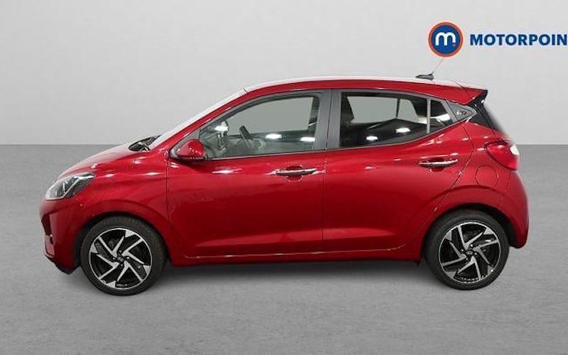 Used Hyundai i10 Premium 67 HP (49 kW) 2023 Red Hatchback