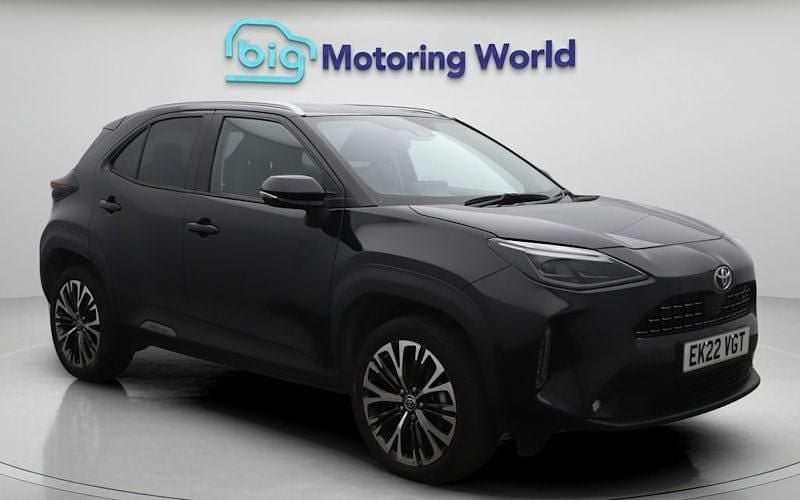 Used 2025 Toyota Yaris Hybrid Estate | £21,100 (Good price) - Image 1/4