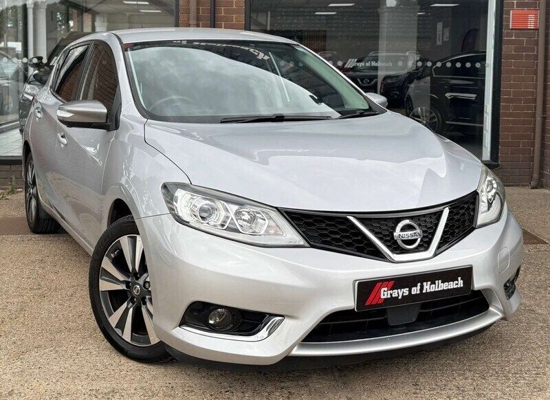 Silver Used 2015 Nissan Pulsar Tekna Hatchback | £7,900 (Fair price) - Image 1/4
