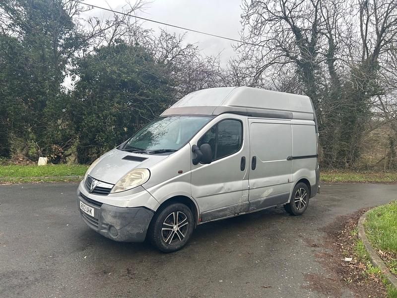 Used Vauxhall Vivaro 90 HP (66 kW) 2012 Silver MPV