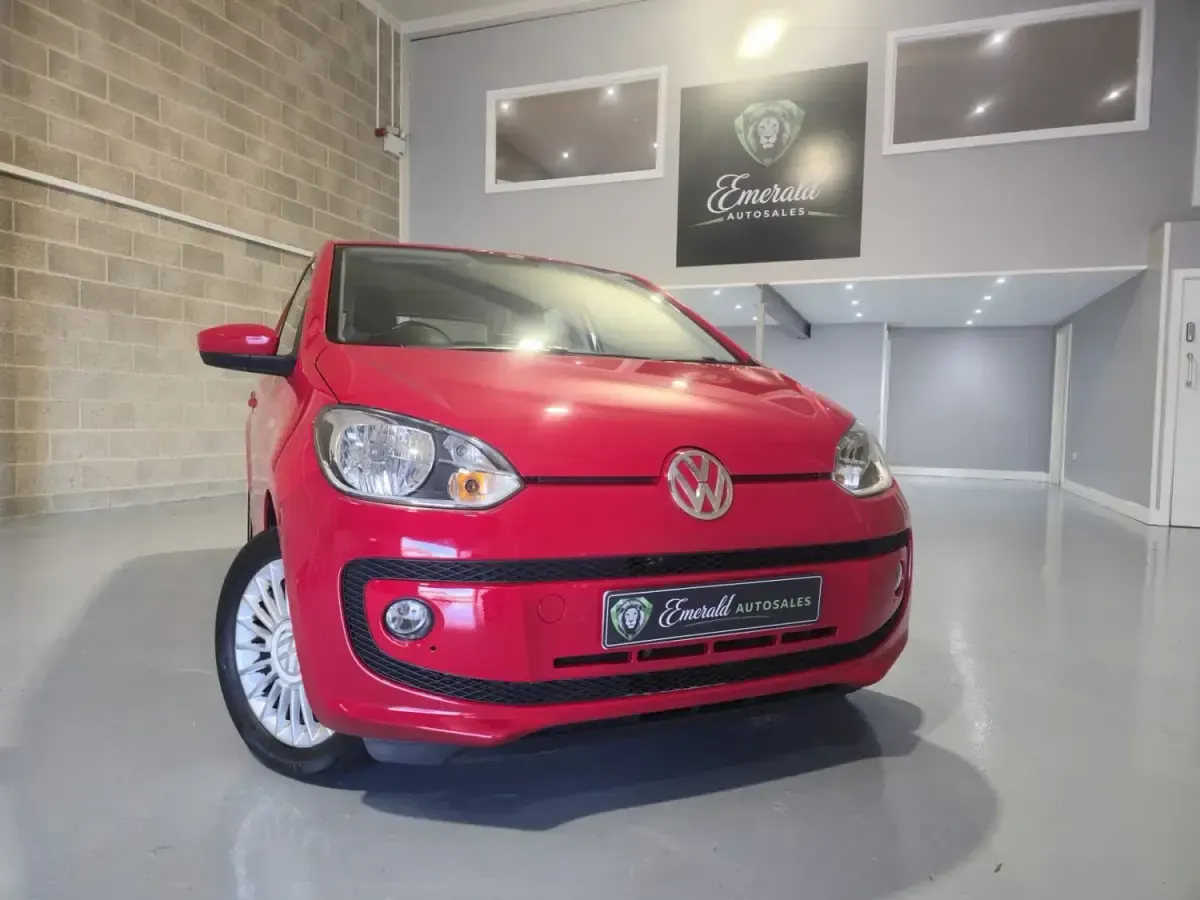Käytetty VW up! high up! 75 HP (55 kW) 2013 Punainen Viistoperä