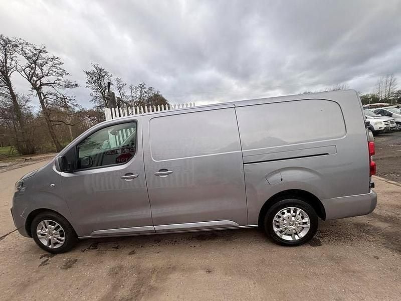 Used Vauxhall Vivaro Sportive 120 HP (88 kW) 2020 Grey MPV