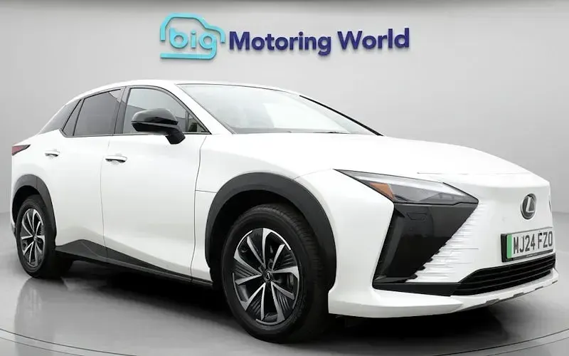 Käytetty Lexus RZ 450e 230 kW (313 HP) 2024 Katumaasturi
