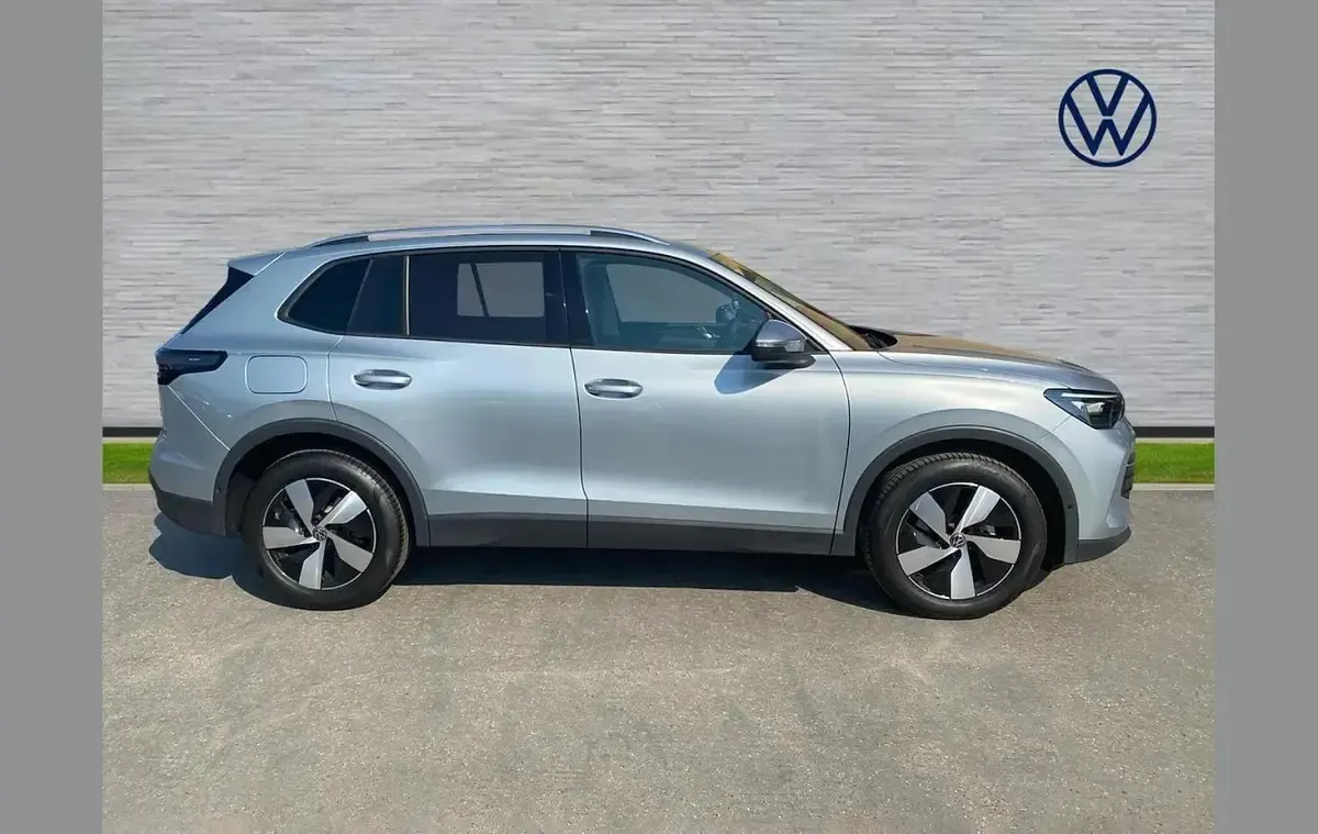 Used VW Tiguan Match 150 HP (110 kW) 2024 Silver SUV