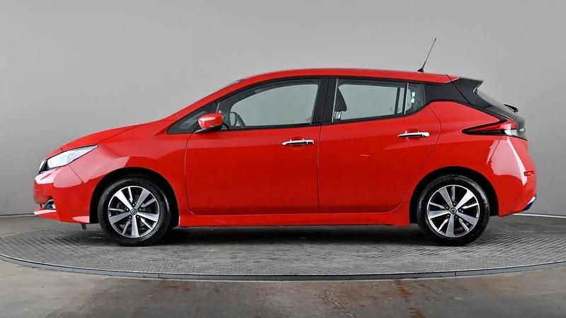 Used Nissan Leaf Acenta 110 kW (150 HP) 2021 Red Hatchback