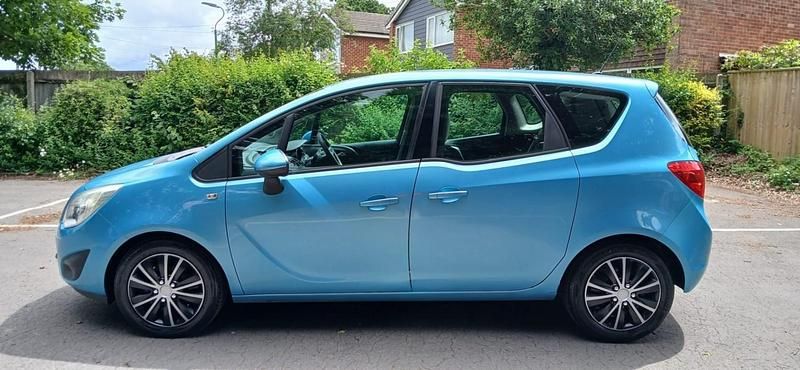 Used Vauxhall Meriva 130 HP (95 kW) 2011 Blue MPV