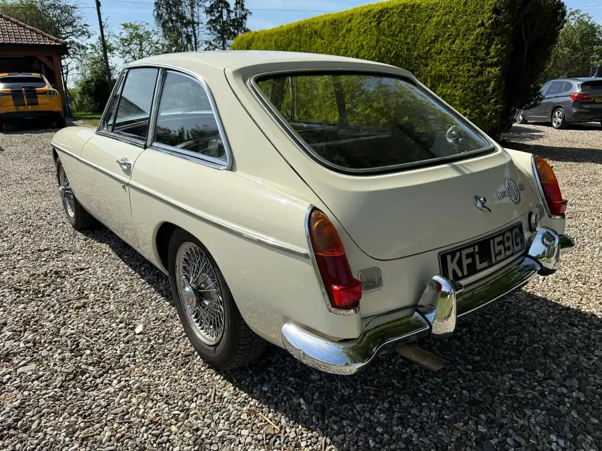 Used MG C 1998 White Coupe