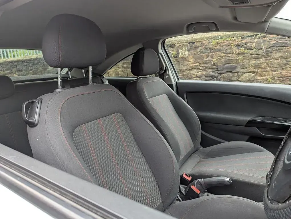 Used Vauxhall Corsa Edition 2010 White Hatchback