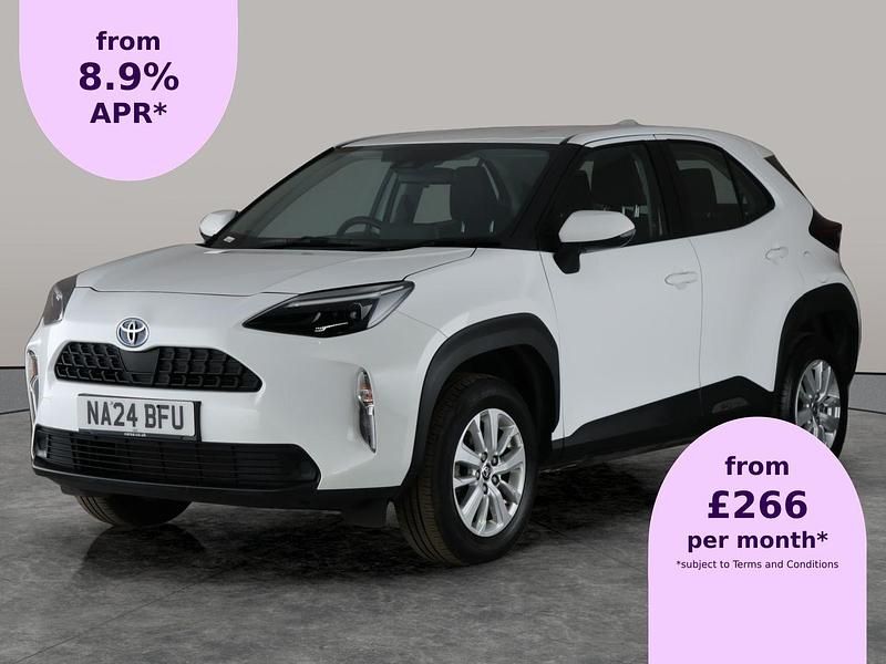 White Used 2024 Toyota Yaris Cross SUV | £19,897 (Super price) - Image 1/2