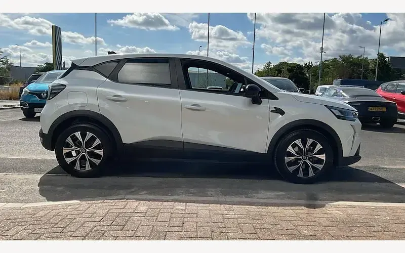 Used Renault Captur Evolution 143 HP (105 kW) 2025 White  SUV