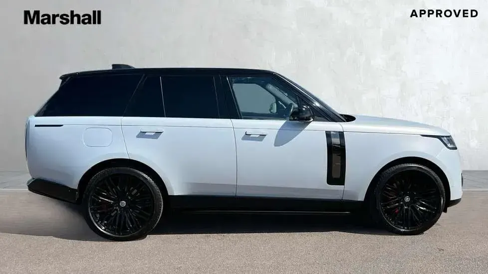 Begagnad Land Rover Range Rover 502 HK (369 kW) 2022 Silver SUV