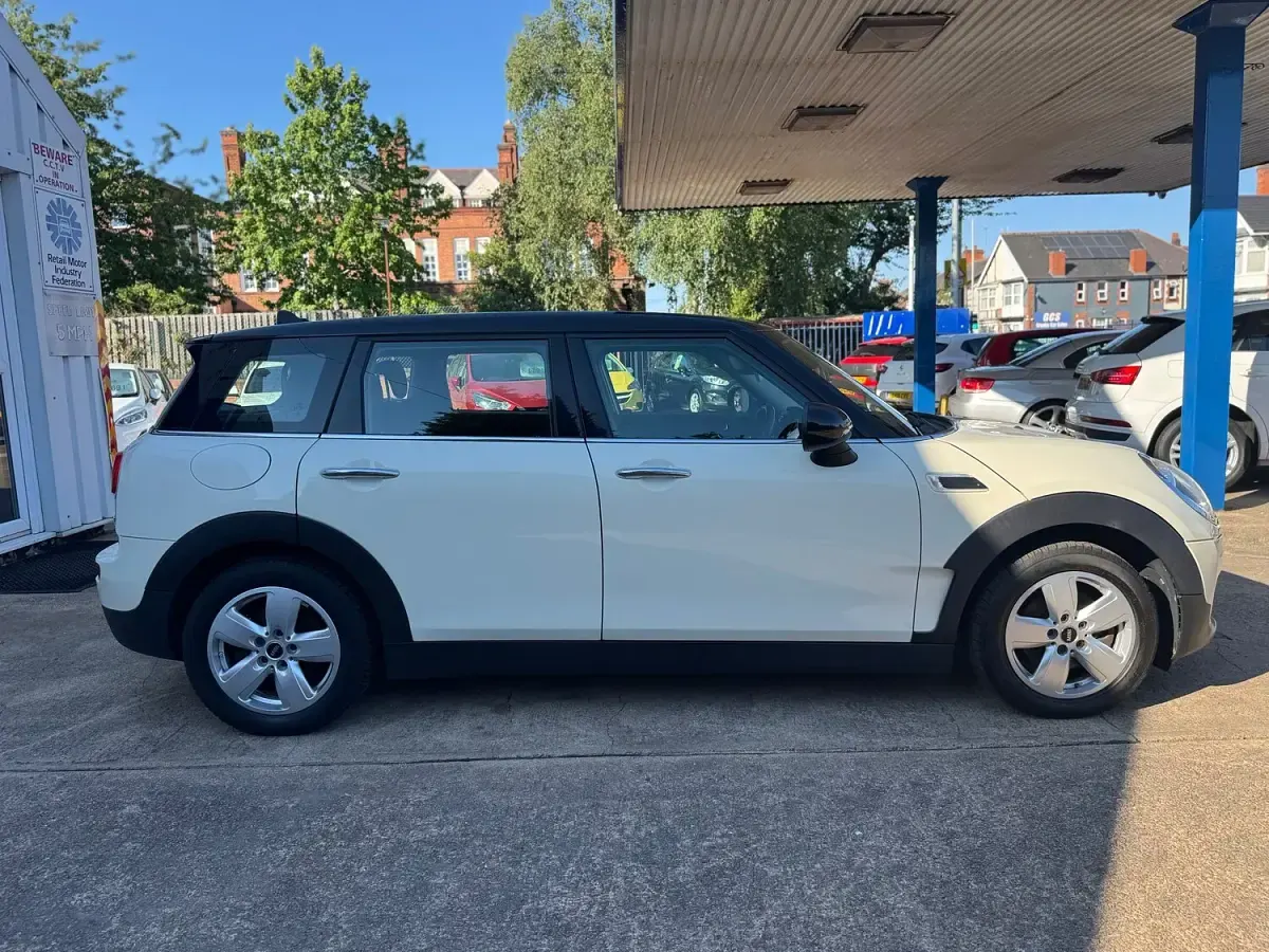 Used Mini Cooper Clubman 2016 White Estate