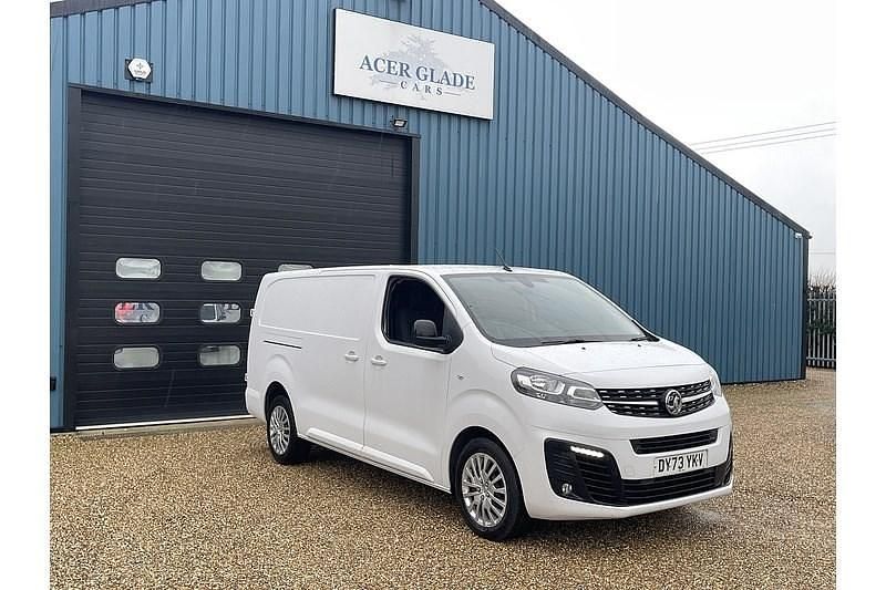 Used Vauxhall Vivaro 100 HP (73 kW) 2023 White MPV