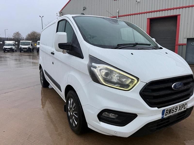 White Used 2020 Ford Transit Custom Trend Van | £7,995 (Fair price) - Image 1/4