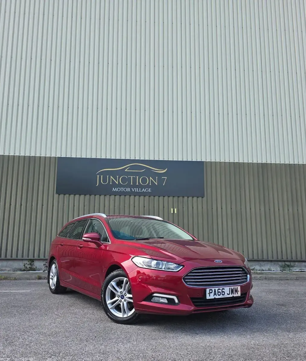Used Ford Mondeo Zetec 160 HP (117 kW) 2017 Red Estate