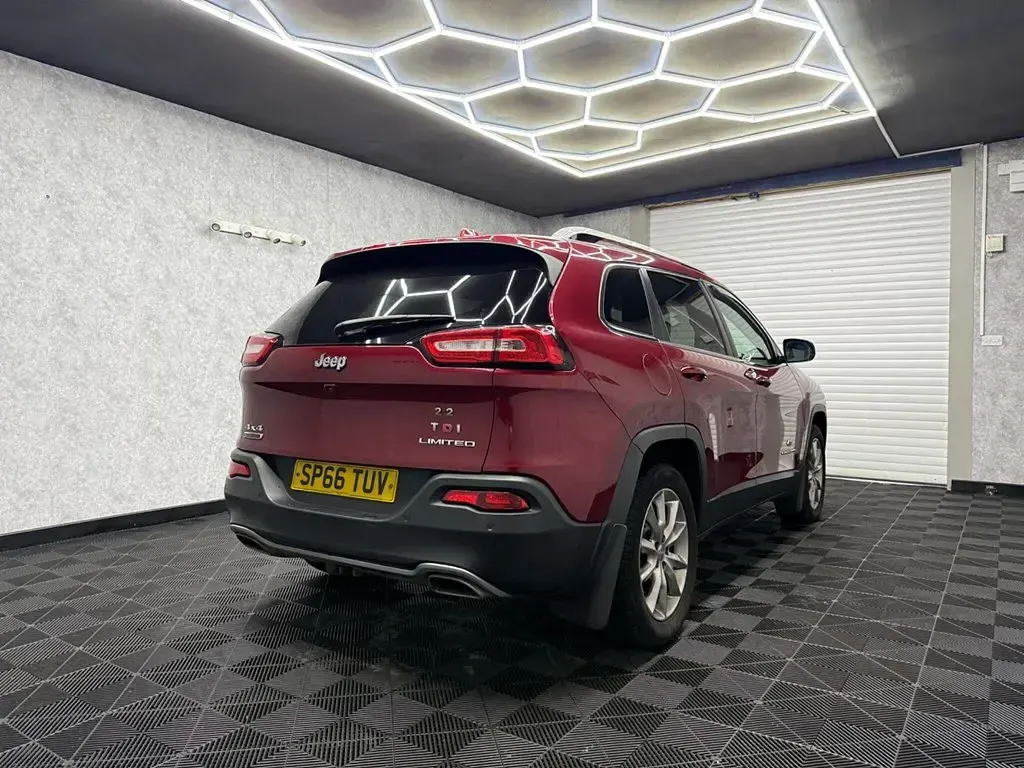 Used Jeep Cherokee Limited 200 HP (147 kW) 2016 Red SUV