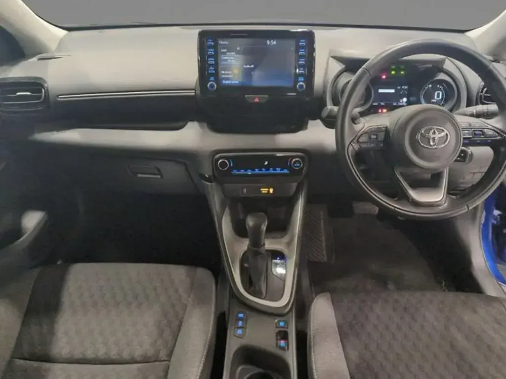 Used Toyota Yaris Design 2023 Blue Hatchback