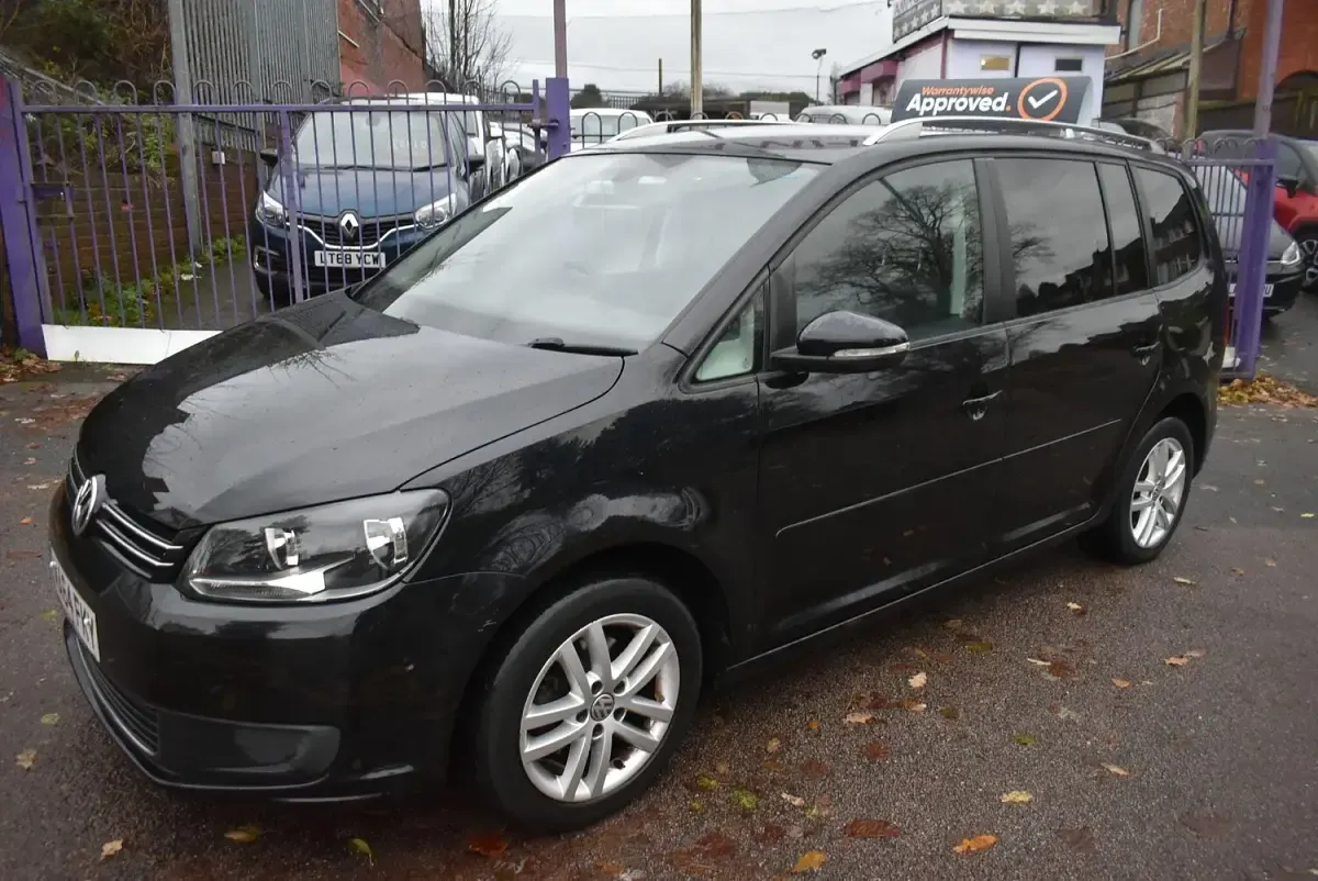 Used VW Touran SE 105 HP (77 kW) 2014 Black MPV