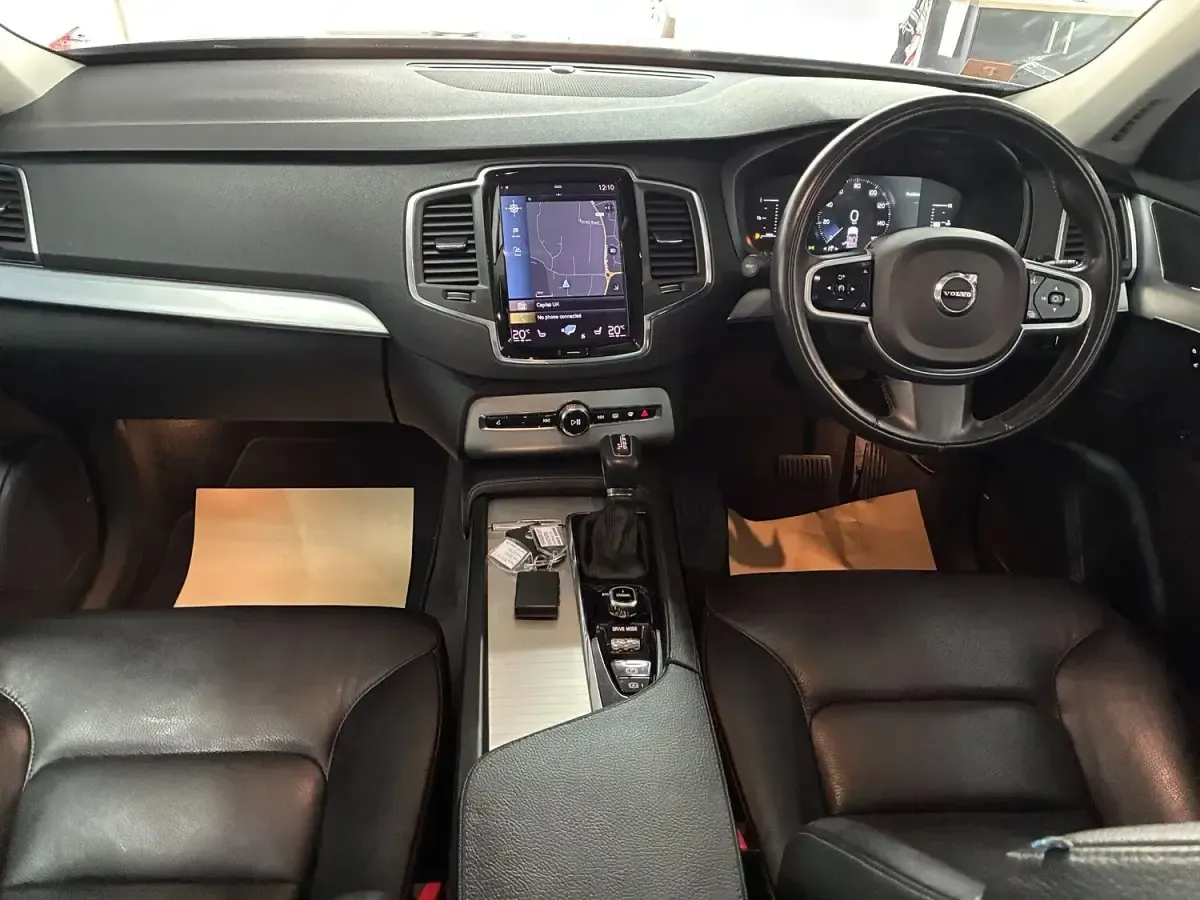 Used Volvo XC90 Momentum 235 HP (172 kW) 2017 Black SUV