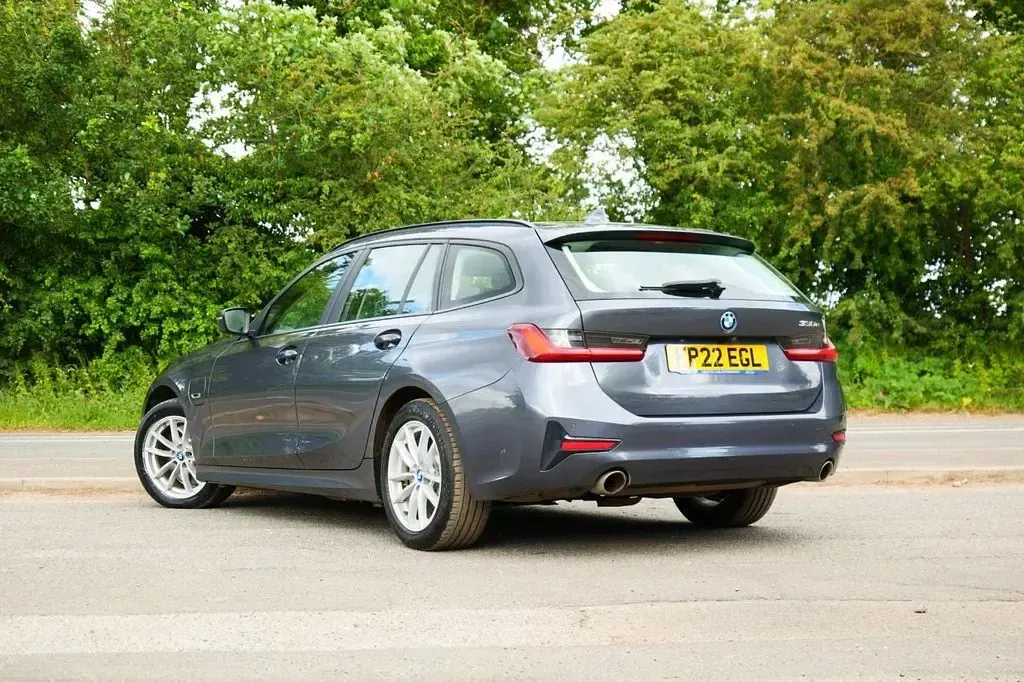 Used BMW 330e Comfort Edition 292 HP (214 kW) 2022 Grey Estate