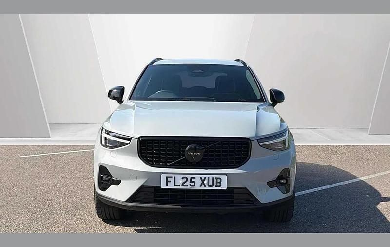 Used Volvo XC40 Plus 197 HP (144 kW) 2025 Grey SUV