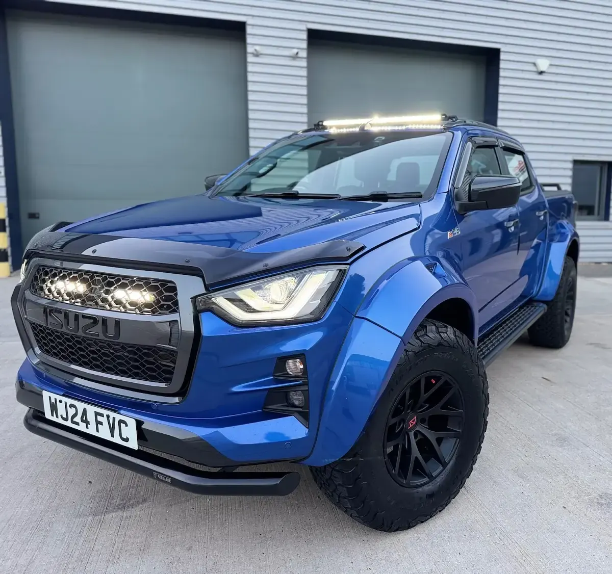 Used Isuzu D-Max 2024 Blue Pickup